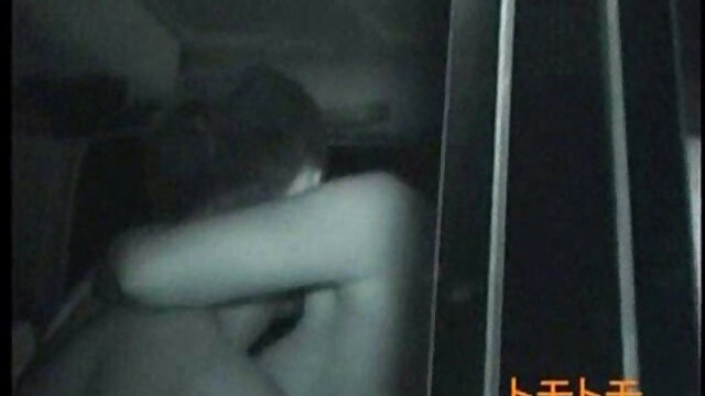 Divertida pareja real se filma penetración triple en el hotel