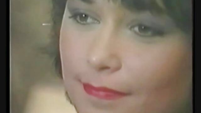 Latina 18 chupa grandmaanal un poco de dick